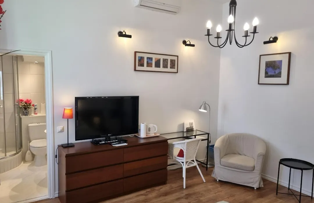 Connection Guesthouse-1